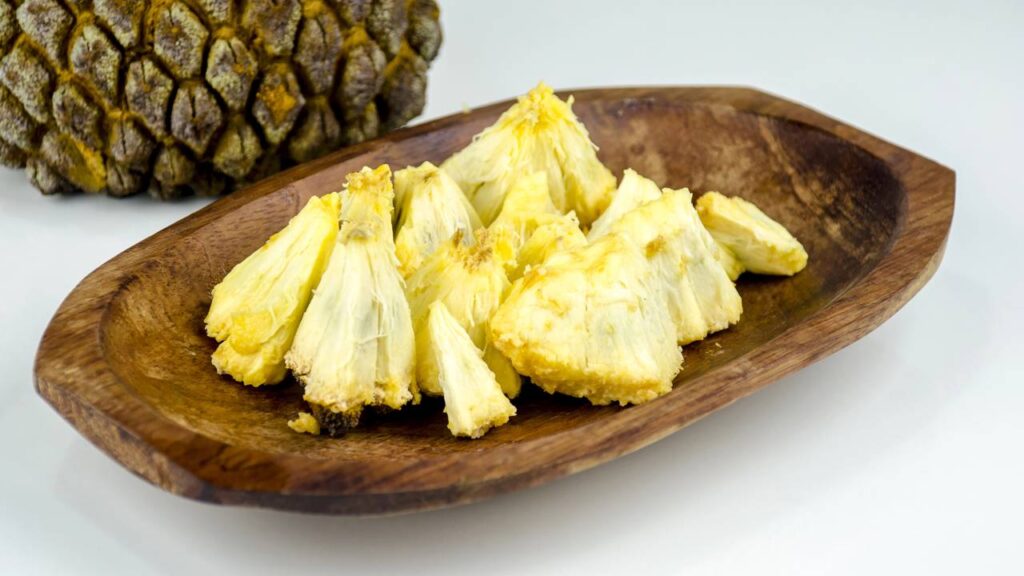 Essa fruta nativa do Cerrado tem gosto adocicado e uma cremosidade inesperada