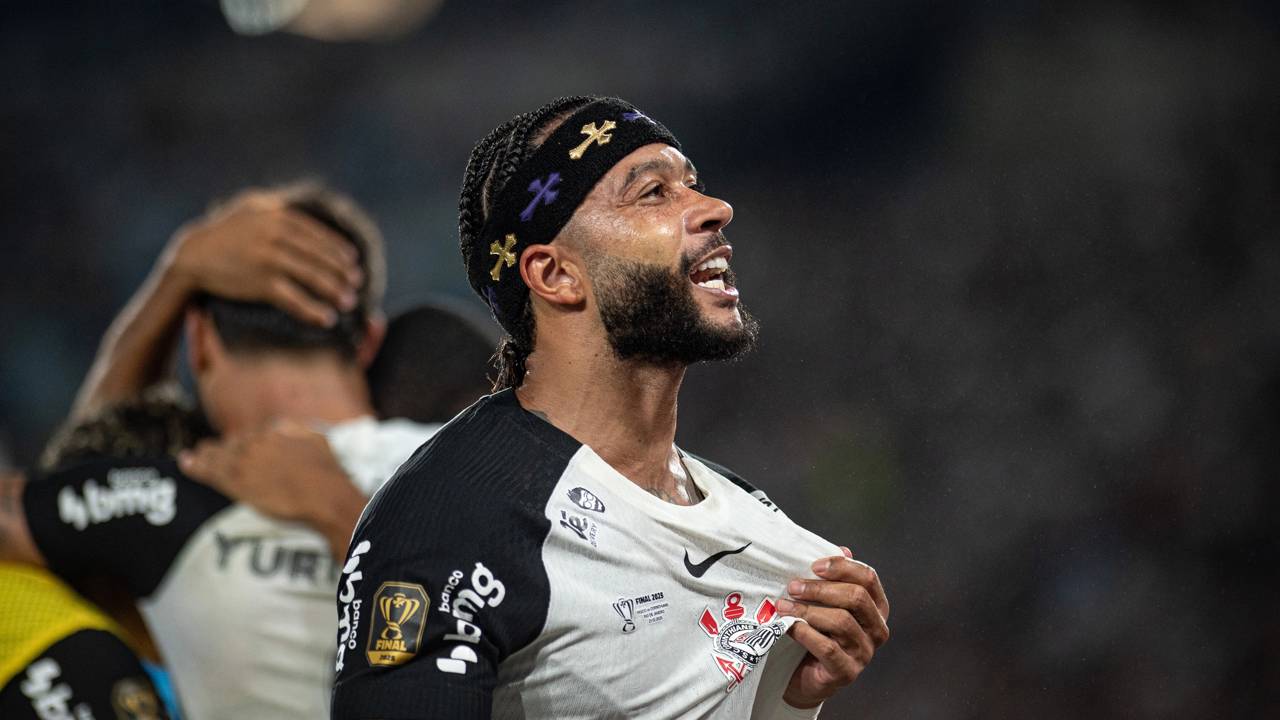 Memphis Depay avalia saída do Corinthians após ofertas dos Emirados Árabes