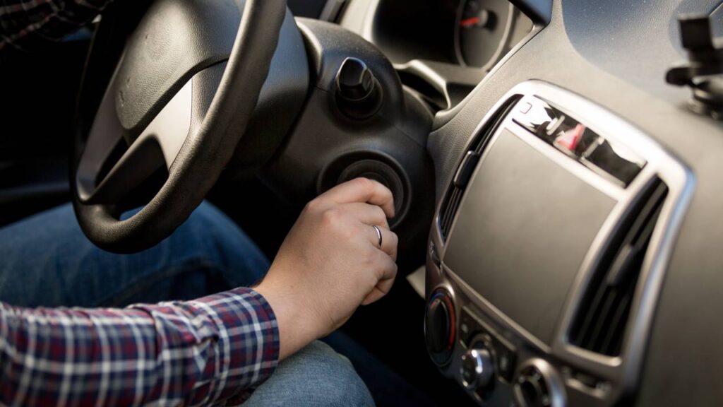 Pequenos trajetos e trânsito pesado podem desgastar seu motor sem aviso