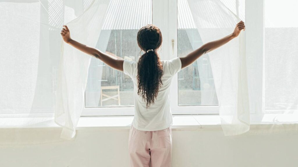 O hábito simples que destrava o mau humor em casa e deixa o dia mais leve sem esforço