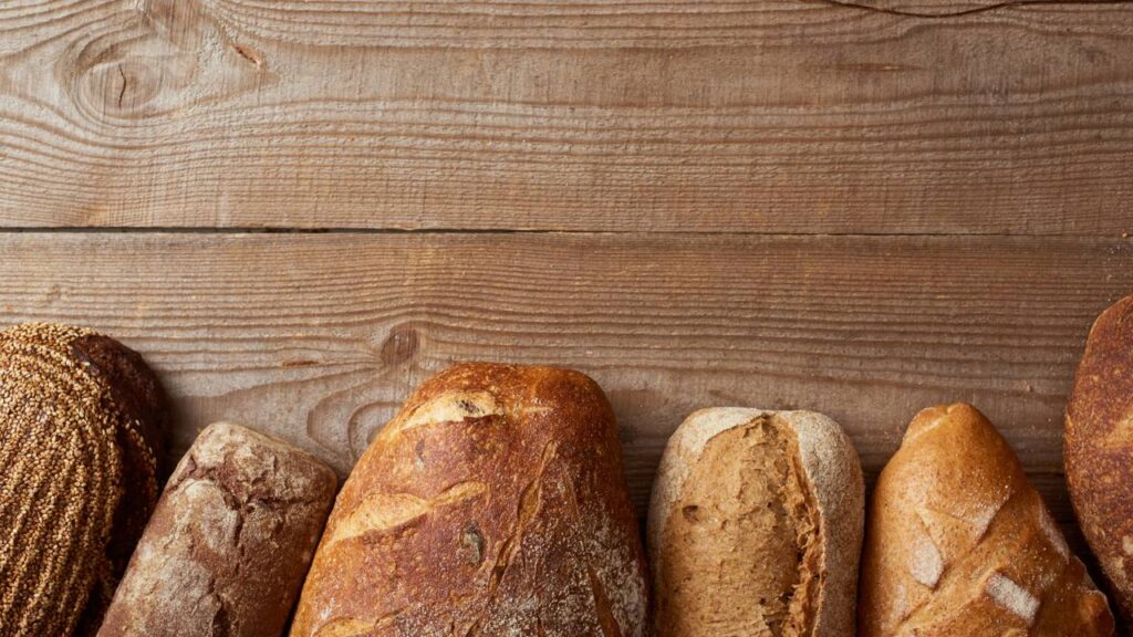 Essa forma simples evita que o pão amanhecido endureça rápido demais