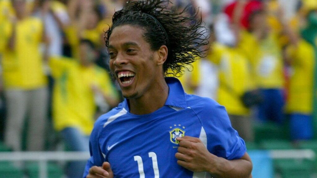 10 gols de Ronaldinho Gaúcho marcaram Copas, clássicos e estádios históricos