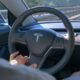 Funções de condução assistida da Tesla agora exigem assinatura, alterando o valor final pago