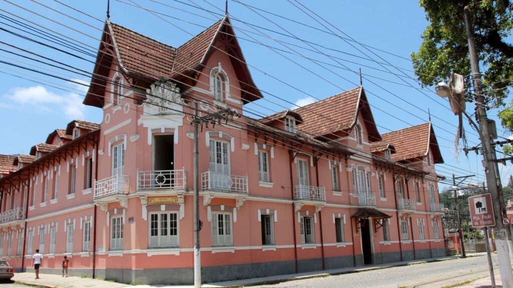 No interior do Rio de Janeiro, uma cidade histórica está conquistando viajantes com cultura e natureza