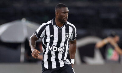 Bastos disputou todo o jogo com o Fluminense