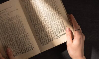 Versículo bíblico de Mateus 11:28 é usado como apoio emocional