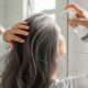 Aplicar vinagre e bicarbonato de sódio nos cabelos grisalhos: para que serve e por que é recomendado