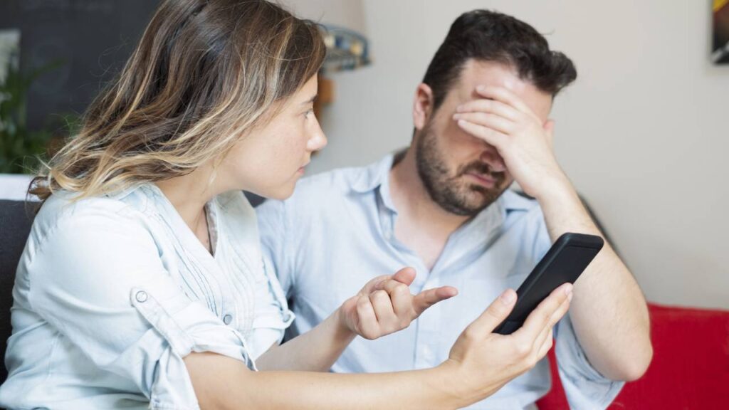 Espionagem no celular é real e estas 3 funções secretas precisam ser desativadas