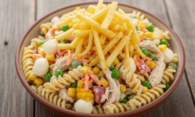 Com macarrão al dente e frango desfiado, você monta um salpicão cremoso e crocante em poucos minutos