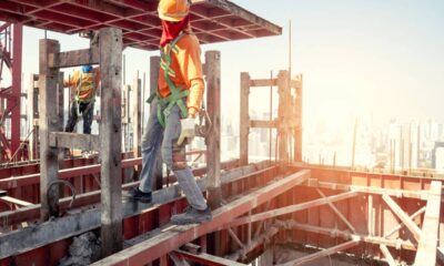 TRT confirma demissão por justa causa após recusa de EPI e abandono de posto