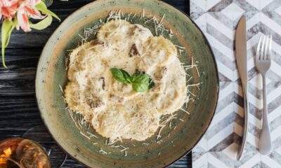 Ravioli de ricota e muçarela transforma ingredientes simples em prato elegante