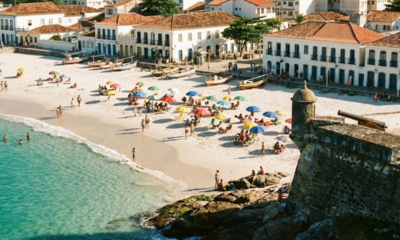 O verdadeiro "Caribe Brasileiro" com águas de cor esmeralda e dunas brancas que lembram um paraíso
