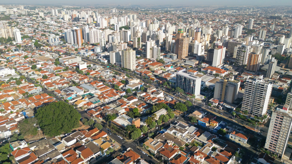 A “Capital dos Grandes Lagos” é hoje a 8ª cidade mais desenvolvida do Brasil e se destaca pela qualidade de vida, embora poucos percebam