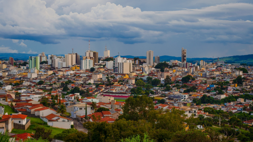 A "Capital Espacial" do Brasil a 310 km de BH lidera a produção global de café e garante vida de metrópole no interior