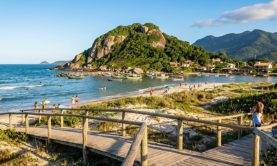 A cidade que dobrou de tamanho em 15 anos e abriga a primeira Reserva Mundial de Surfe do Brasil