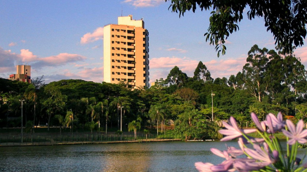 Com esgoto 100% tratado e o primeiro movimento ecológico de 1902, esta "Cidade das Árvores" de SP é referência em bem-estar