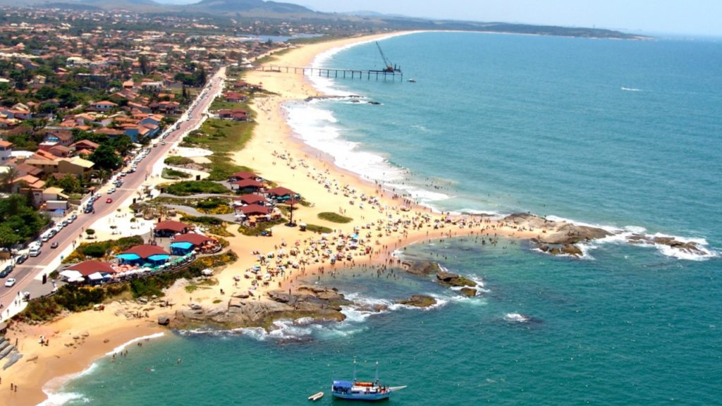 Com 4 mil anos de história e 15 praias, essa vila de pescadores no Rio de Janeiro conquista com seu jazz