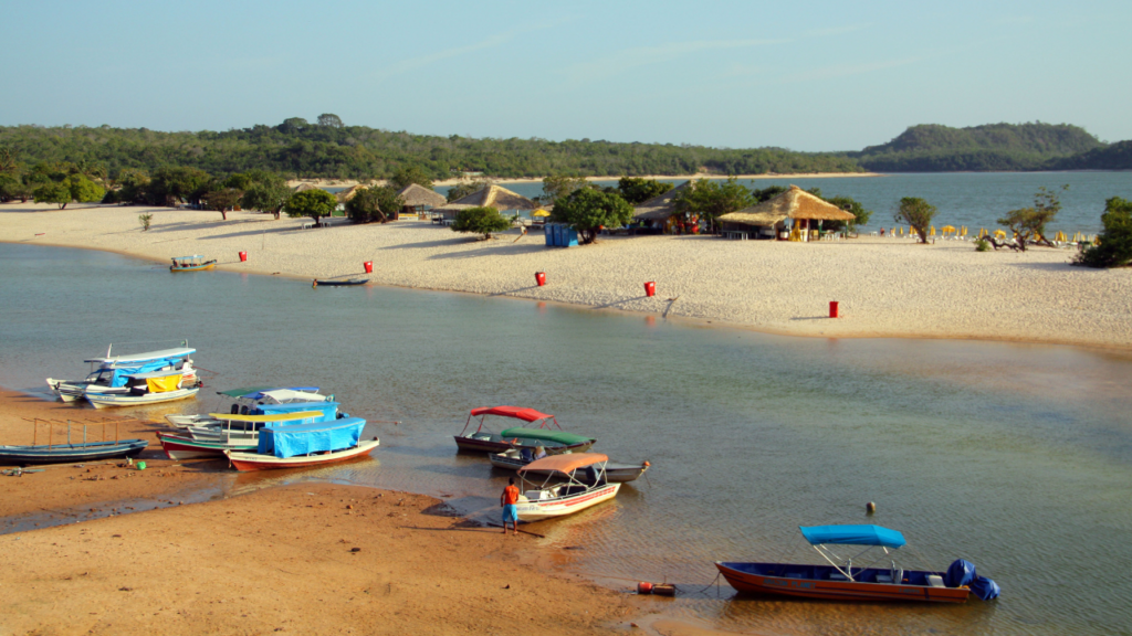 A vila onde dois rios se encontram sem se misturar e criam um dos paraísos de água doce mais bonitos do planeta
