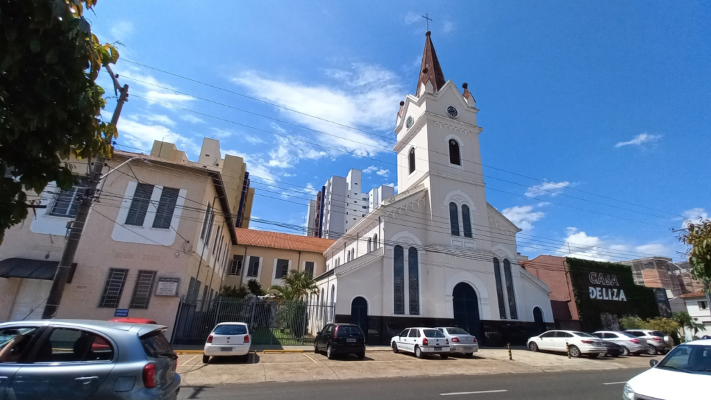 Um doutor para cada 100 moradores: cidade do interior lidera ranking na América Latina e se tornou modelo em saúde e tecnologia