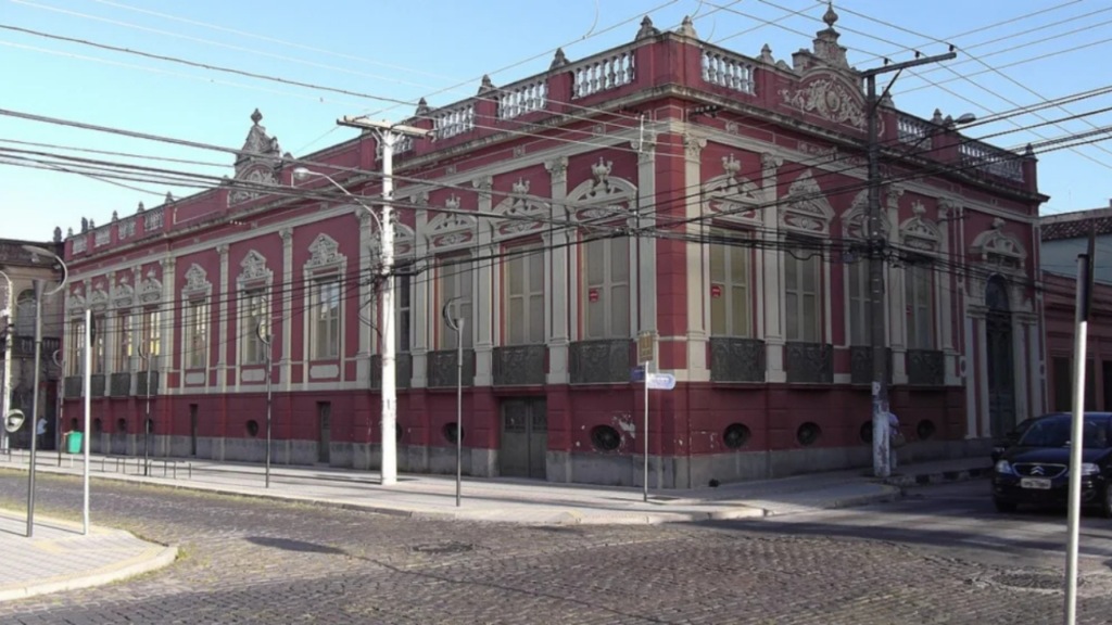 A "Princesa do Sul" encanta turistas com seus doces artesanais de herança europeia e preservação histórica