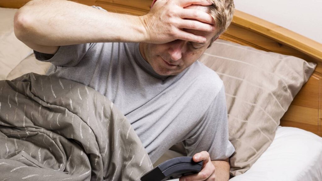 Por que você acorda cansado mesmo dormindo várias horas e o que está por trás disso