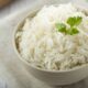 O segredo por trás do arroz branco soltinho dos restaurantes que quase ninguém coloca em prática