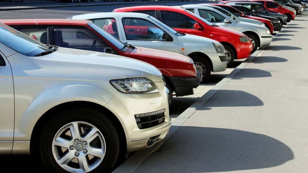 A cor do seu carro pode estar reduzindo o valor na revenda