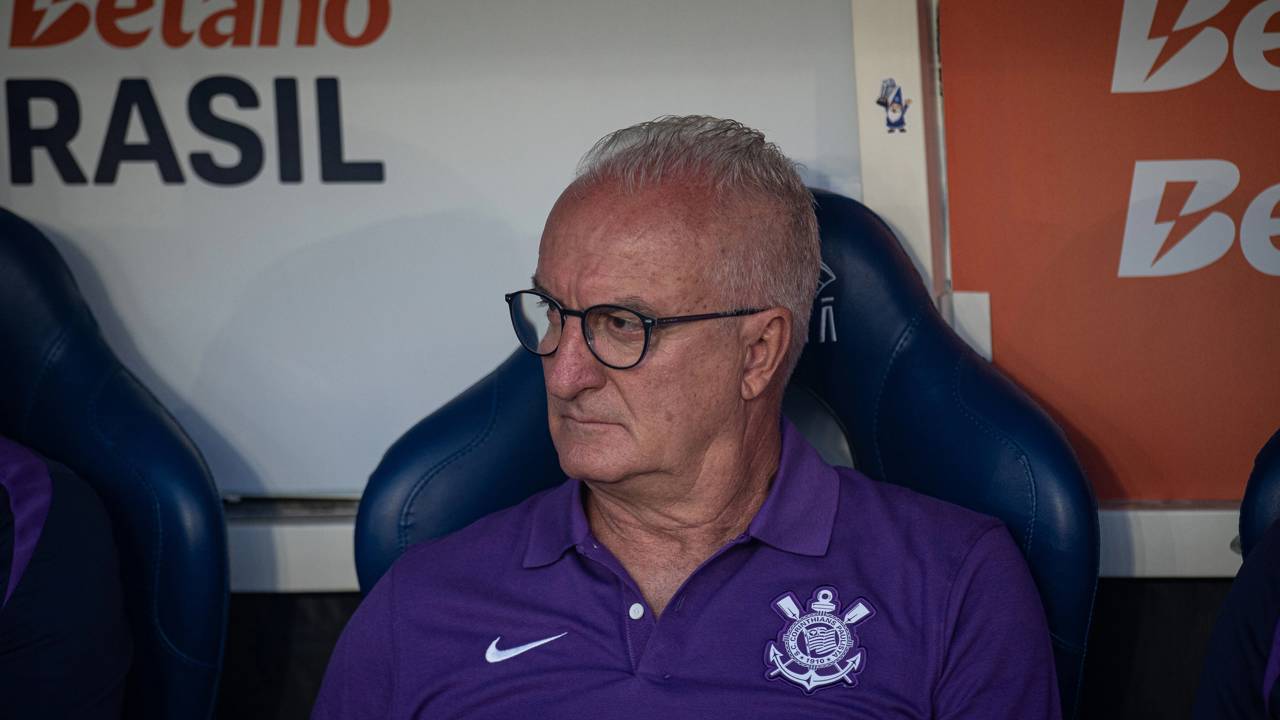 Dorival se diz satisfeito com atuação do Corinthians em derrota e lamenta