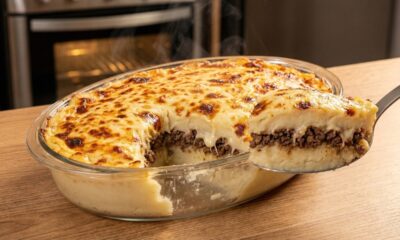 Minha família sempre faz esse escondidinho de carne moída e ele sempre sai firme e bem cremoso