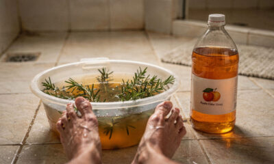 O que acontece ao lavar os pés com vinagre e alecrim vai deixar você sem palavras