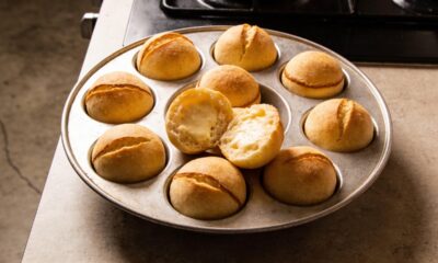 Com apenas 3 ingredientes, você garante um pão de queijo quentinho perfeito para o café da manhã