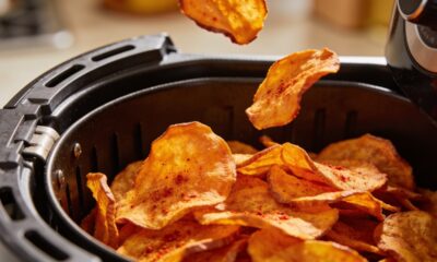 Com apenas uma batata-doce e um tempero rápido, você faz chips crocantes e perfeitos para beliscar