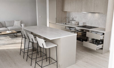 Como a península de cozinha consegue dobrar a funcionalidade da sua casa com um toque de luxo