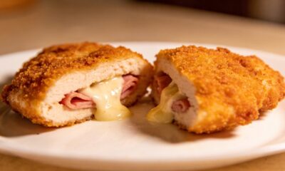 Com recheio cremoso e empanado sequinho, este frango recheado entrega crocância e sabor envolvente em cada mordida