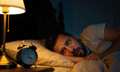 O que significa acordar várias vezes durante a noite, segundo a psicologia