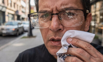 Como limpar óculos corretamente sem álcool nem detergente e evitar danos nas lentes