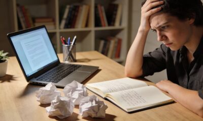 O que a psicologia explica sobre quem se cobra mais do que deveria