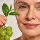 Como usar o poder dos extratos vegetais contra o envelhecimento para transformar seu rosto
