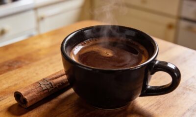 A combinação certa faz o café lembrar chocolate amargo e muda a experiência da bebida