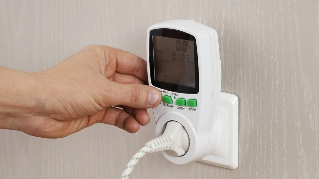 Como saber quanto um aparelho gasta de energia usando um dispositivo simples