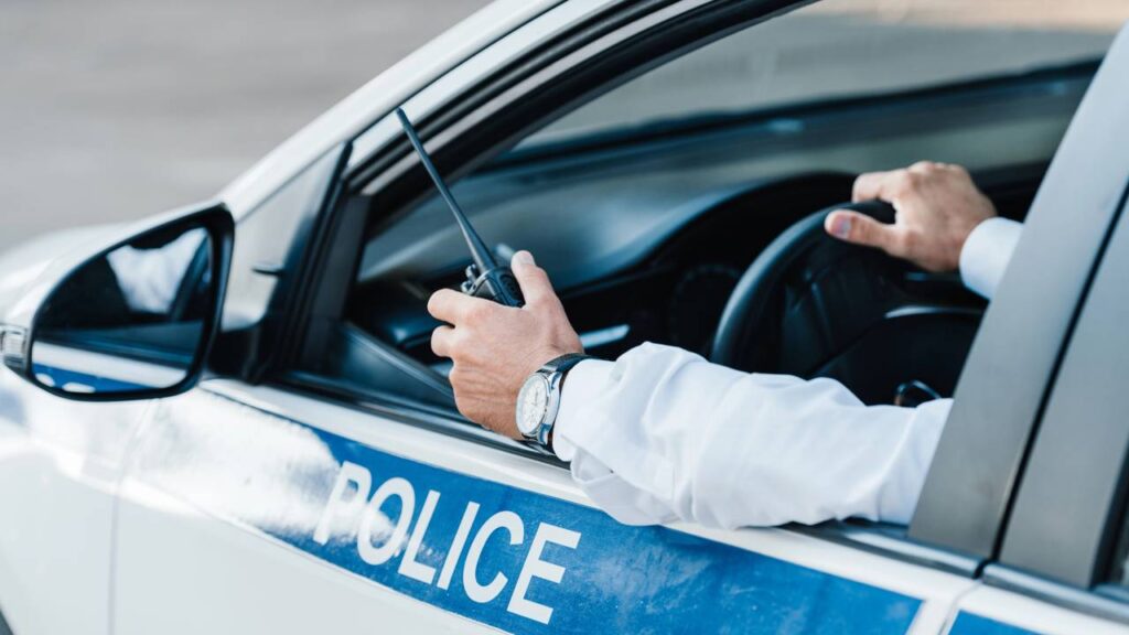 Invasão de domicílio por policiais volta ao centro do debate jurídico