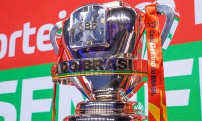 Troféu da Copa do Brasil, com fita laranja "Copa Betano do BRASIL" e logo da CBF.