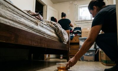 O truque do vinagre sob a cama para neutralizar odores; veja como fazer