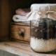 Deixar um pote de arroz e café em casa: para que serve e como fazer