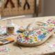 Aprenda como fazer decoupage em chinelo com acabamento profissional e alta durabilidade