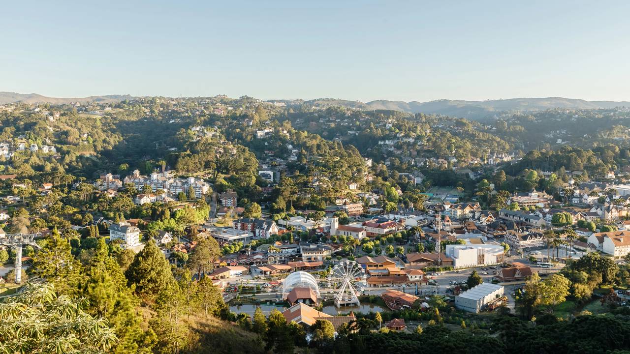A cidade perfeita para quem ama natureza e quer viver cercado por montanhas, rios e paisagens impressionantes