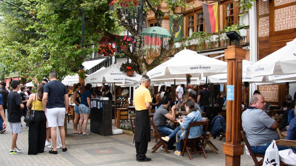 A cidade perfeita para quem ama natureza e quer viver cercado por montanhas, rios e paisagens impressionantesA cidade perfeita para quem ama natureza e quer viver cercado por montanhas, rios e paisagens impressionantes