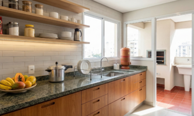 O fim dos armários de cozinha clássicos: a nova tendência adotada pelos franceses que aumenta o espaço