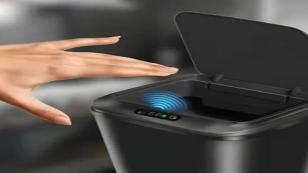 Lixeira automática com sensor facilita a rotina da cozinha?