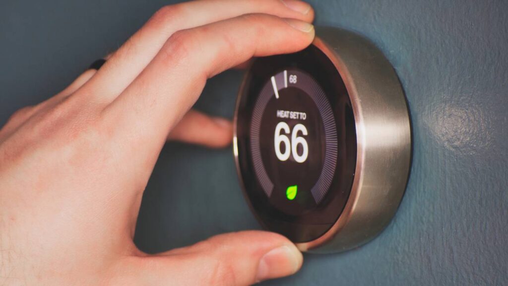 Muita gente está instalando esse dispositivo para economizar energia e tentar reduzir a conta de luz em casa